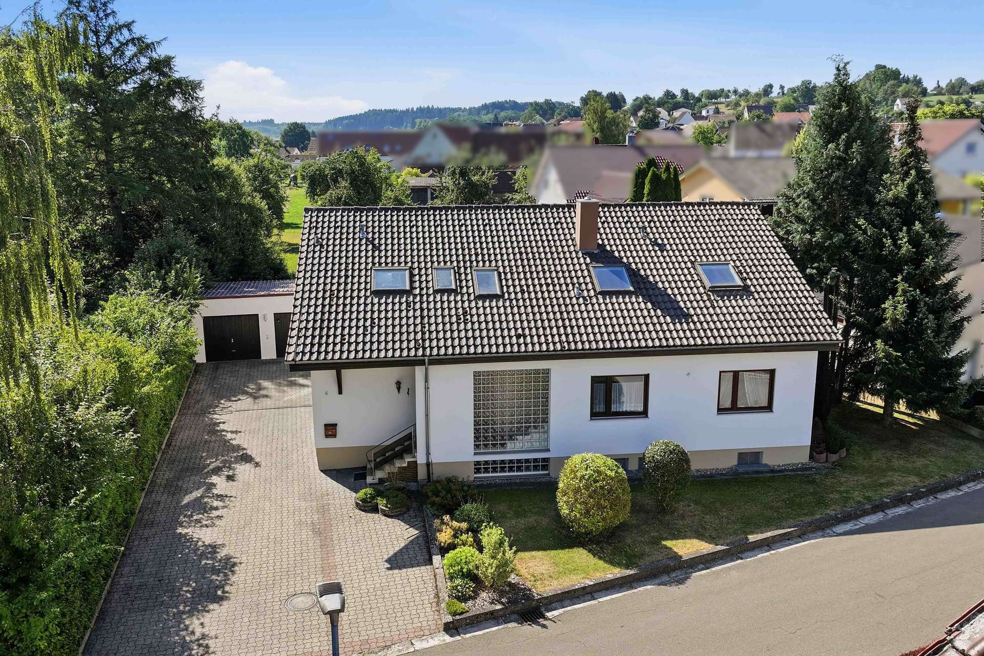 Ankommen! Gemütliche 4,5-Zimmer Dachgeschosswohnung mit Garage in ruhiger Wohnlage